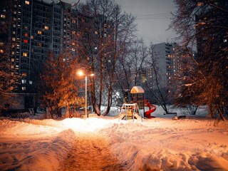 Obraz premium Snow melts after heavy snowfall