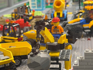 Naklejka premium Lego construction site with wrecking ball