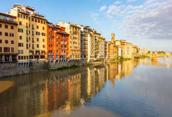 Fototapeta premium Colorful houses facing Arno river, Florence, Italy