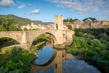 Obraz premium Besalu is a beautiful medieval town in the comarca of Garrotxa, Girona province, Catalonia, Spain. 