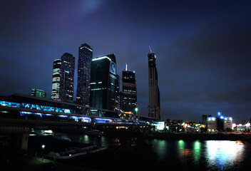 Obraz premium MOSCOW, RUSSIA - AUGUST 15, 2012. Skyscrapers of Moscow City business centers, picturesque night view
