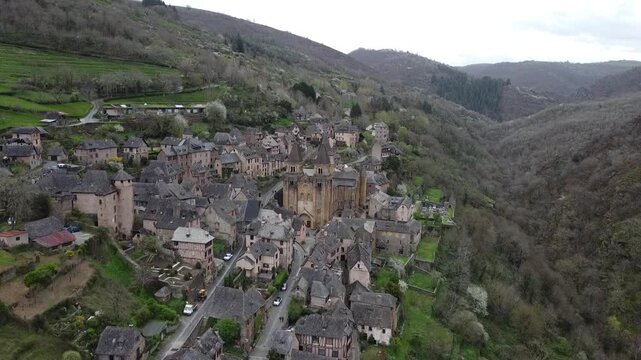 Conques desde el aire