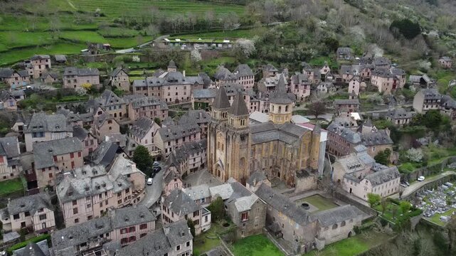Conques desde el aire