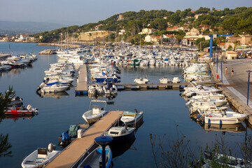 Le port de la Madrague à Saint Cyr sur Mer 