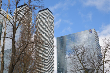 Naklejka premium view of (left to right) One York Street (Sun Life tower) Harbour Plaza residential twins (88 and 100 Harbour St) and RBC WaterPark Place, Toronto