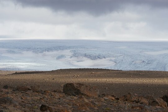 Storme over Icelandic glacier 