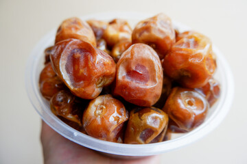 Obraz premium Premium Fresh Sukari DatesEnjoy the natural sweetness of our Premium Sukari Dates. Known as 