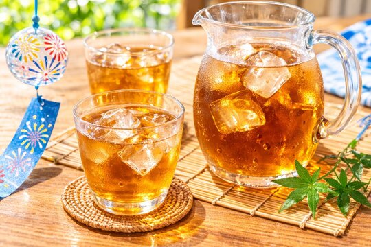 Refreshing Iced Drinks in Summer