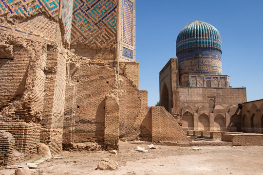 Ancient Uzbekistan Cityscape with Historical Islamic Architecture and Famous Landmarks