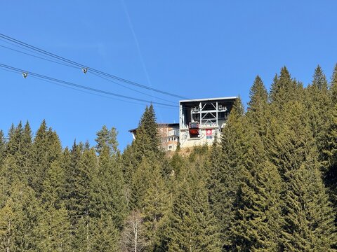 The Brunni cable car or Engelberg-Ristis-Brunnih&uuml;tte cable car - Canton of Obwalden, Switzerland (Luftseilbahn Engelberg-Ristis oder 65er Kabinen-Seilbahn or Brunnibahn - Kanton Obwald, Schweiz)