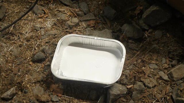 Adding catalyst to polyester paint and mixing