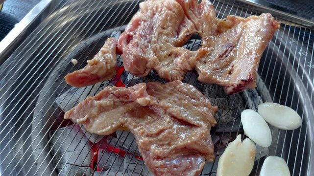 한국음식,음식,돼지갈비,숯불돼지갈비,돼지고기,Korean food, food, pork ribs, charcoal-grilled pork galbi, pork