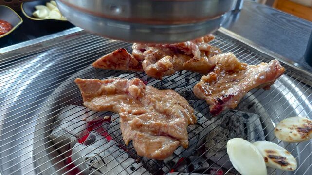 한국음식,음식,돼지갈비,숯불돼지갈비,돼지고기,Korean food, food, pork ribs, charcoal-grilled pork galbi, pork