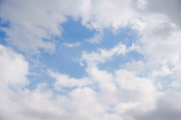 Obraz premium Bright sky with clouds during daytime over an open area