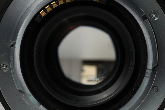 Objectif ancien avec lentille visible