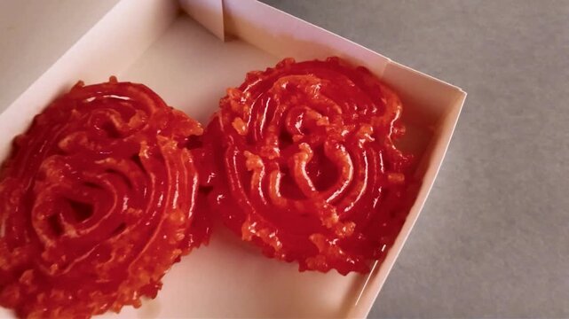 La zlabia, ou zelabia, parfois sous la forme jalebi, est une confiserie de la cuisine orientale traditionnelle. Une p&acirc;tisserie traditionnelle &agrave; base de p&acirc;te frite et tremp&eacute;e dans un sirop sucr&eacute; miel.