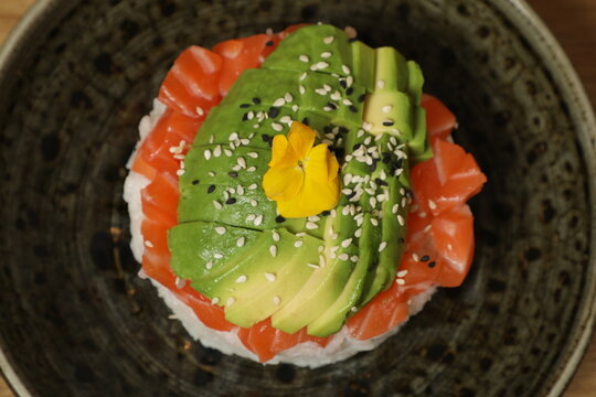 D&eacute;gustation de plats asiatiques au restaurant