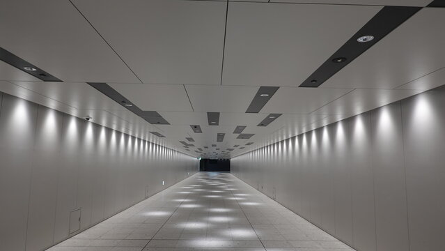 近未来的な地下通路