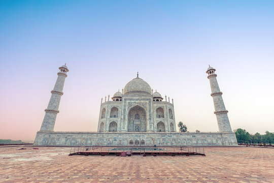 Taj Mahal Mausoleum in Agra, Uttar Pradesh, India