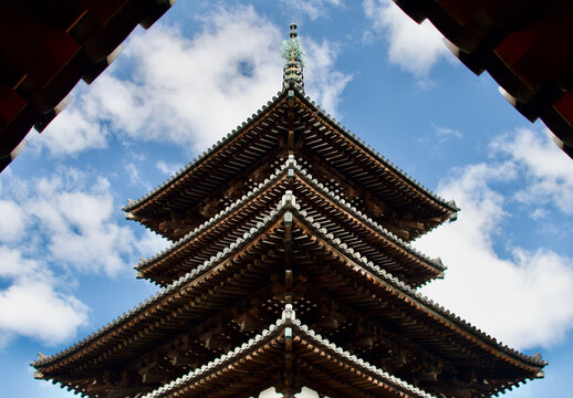 temple complex,nara prefecture,seven great temples of nanto,buddhism,japanese architecture,nara,yakushiji temple complex,saito pagoda,japan,three story pagoda,hosso sect,historic monuments of ancient 