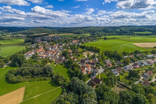 Die Ortschaft Rasch, Ortsteil der Stadt Altdorf im N&uuml;rnberger Land aus der Vogelperspektive