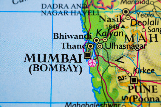 Printed atlas map featuring Mumbai Bombay and surrounding Maharashtra cities.