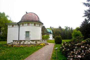 Obserwatorium,  ośrodek astronomiczny wśród wspaniałych ogrodów, Piwnice niedaleko Torunia, Polska, Observatory, an astronomical center set in magnificent gardens, Piwnice near Toruń, Poland © 123108 Aneta