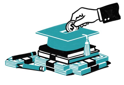 Concepto de dinero siendo invertido o depositado en la educaci&oacute;n. Que a su vez es sostenida por billetes de dinero.