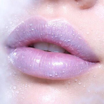 Soft Frosted Lavender High-Gloss Lips with Silver Shimmer