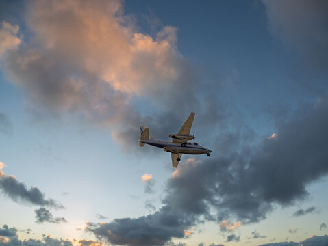Aero Commander 500 Coming In To Land