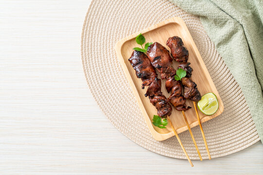grilled chicken liver with herbs and spices