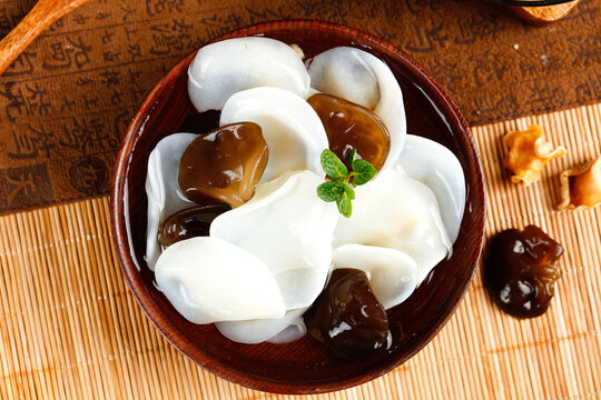 White Fungus Jade Ear Mushrooms Changbai Mountain Northeast China Traditional Bowl Fresh Ingredients