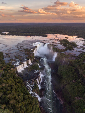 Beautiful view to Igua&ccedil;u waterfalls between Brazil and Argentina