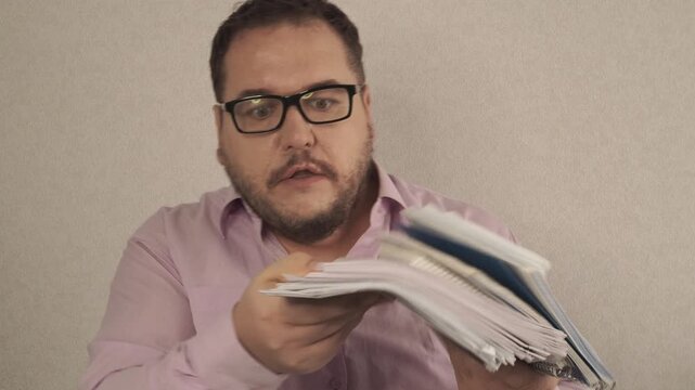 A man swears and argues with his interlocutor