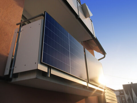 Sustainable Living with Balcony Solar Panels