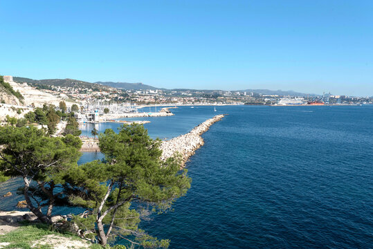 Jardin de Corbi&egrave;res, L&rsquo;estaque, Plage de la Lave Marseille, France