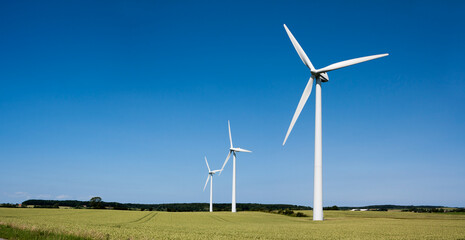 Wind turbines at Moen (Denmark) © Gertjan Hooijer