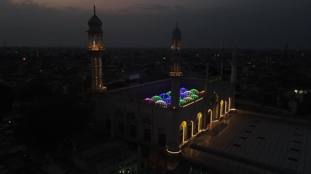 Sadiq Mosque Glowing at Night
Drone Shot During the Holy Month of Ramadan - 4K Drone Shot - Descending
