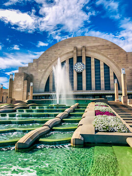 Explore the Architectural Beauty of Cincinnati Union Terminal: A Must-Visit Historic Landmark with Stunning Fountains and Art Deco Design, Cincinnati, Ohio, USA