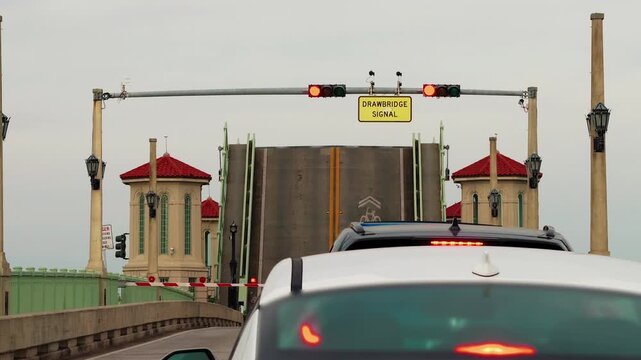 bridge of lions drawbridge opening for boat traffic in st. augustine florida