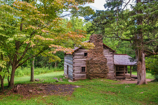 Charming Rustic Cabin of the Walker Sisters in Serene Forest Setting: Little Greenbrier, Smoky Mountains, Tennessee, USA