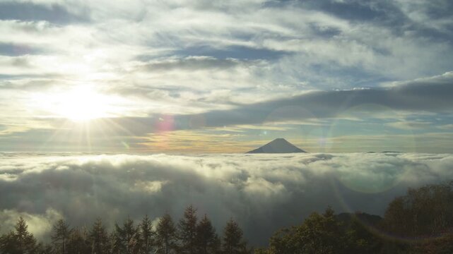 甘利山から見た富士山と雲海
