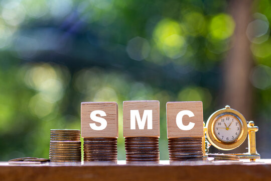 SMC Smart Money Concept is a trading concept that focuses on analyzing and tracking the movement of "Smart Money" or funds from major financial institutions.