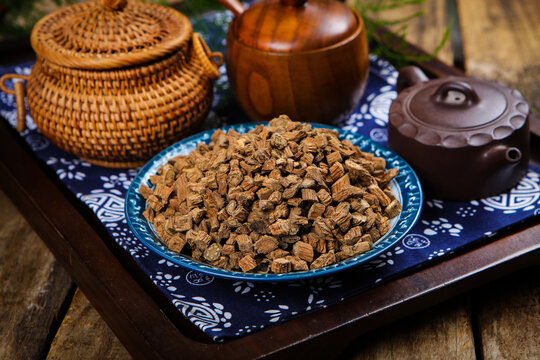 Dried medicinal herb with traditional tea set
