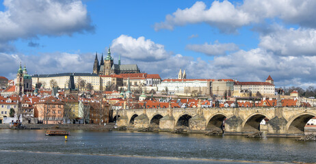 Obraz premium Panoramic View of Prague Architecture with Hradčany Castle District