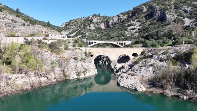 Le pont du diable  dans le d&eacute;partement de l'h&eacute;rault (34150) en r&eacute;gion Occitanie.