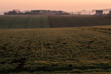 Wschód słońca nad krajobrazem – złote światło i spokojny poranek w naturze © Elżbieta Kaps