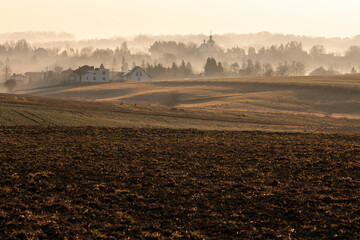 Wschód słońca nad krajobrazem – złote światło i spokojny poranek w naturze © Elżbieta Kaps