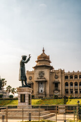 Obraz premium Historic architecture of Vidhana Soudha in Bangalore