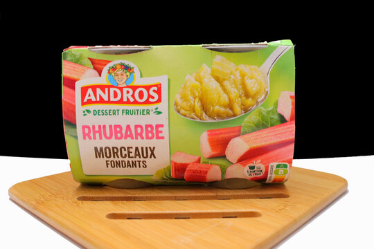 dessert avec morceaux de rhubarbe de chez Andros